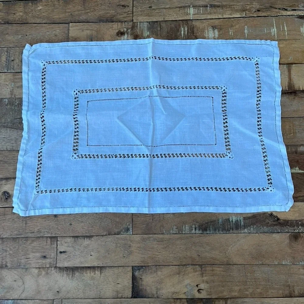 White Floral Lace Cotton Linen Set of 3 Napkins Liners